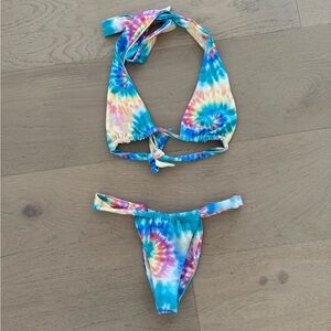 Skatie tie die bikini